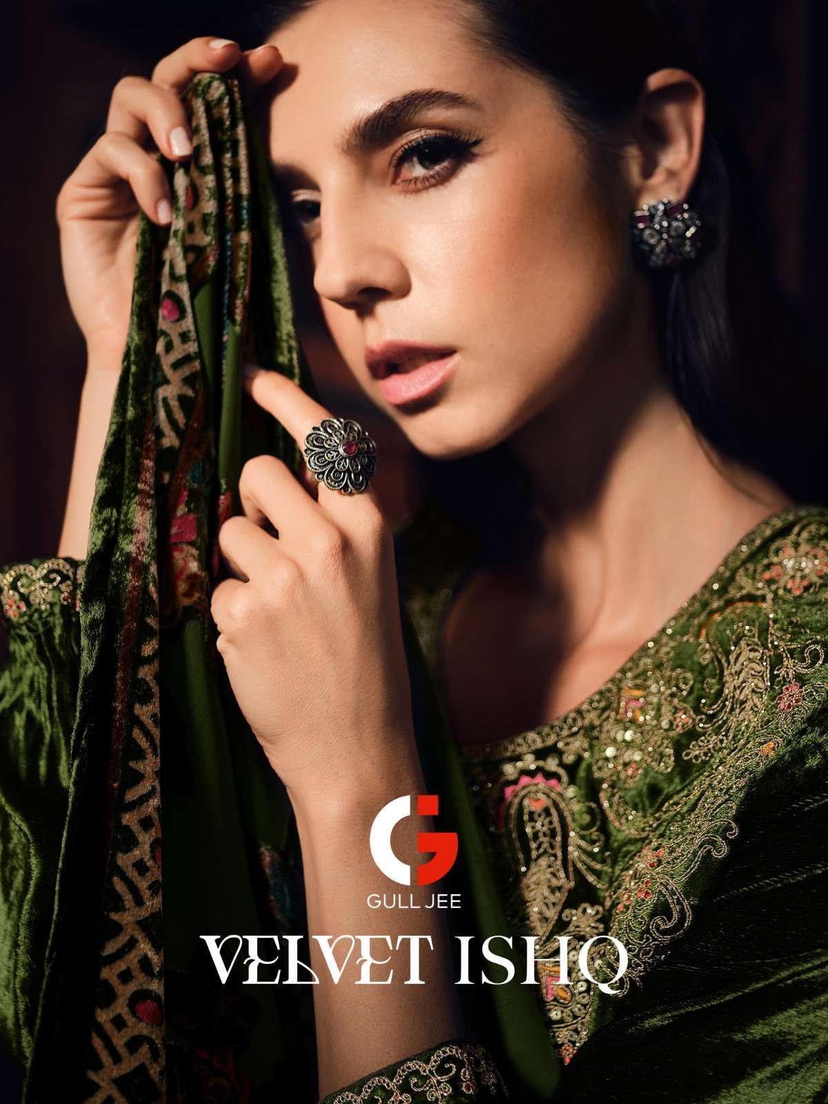 GULL JEE VELVET ISHQ DESIGNER APPLIQUE WORK VELVET SUIT WHOLESALE PRICE 