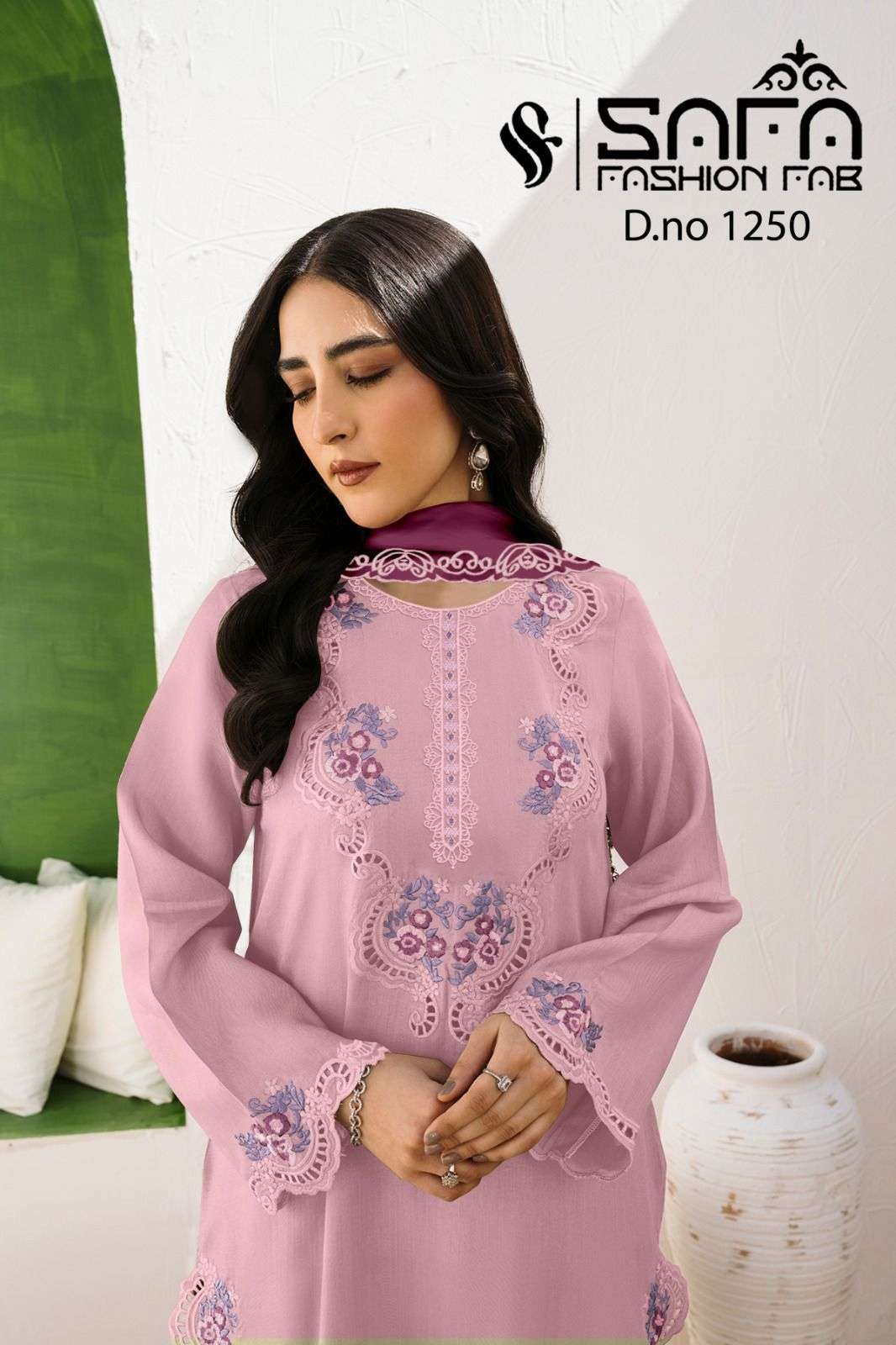 SAFA FASHION FAB 1250 NEW COLORS GEORGETTE PAKISTANI READYMADE SUIT DEALER IN SURAT 