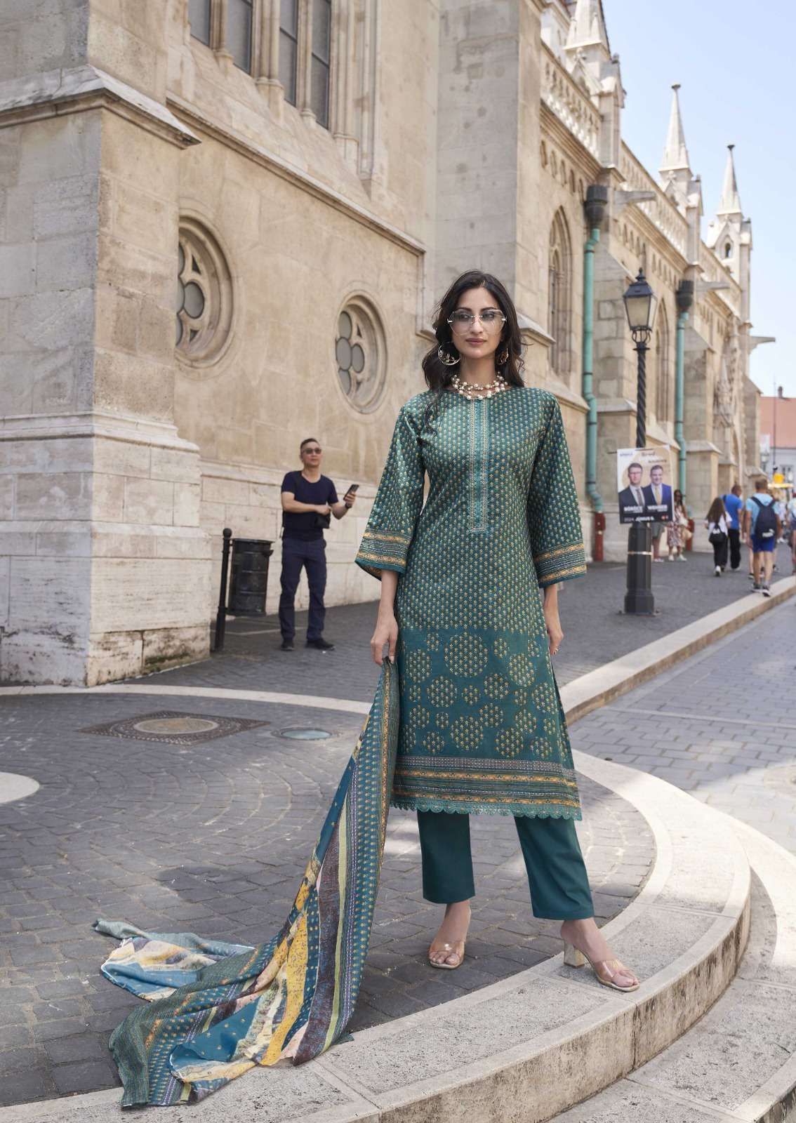 THE HERMITAGE ROZ MEHER KARACHI PRINT LAWN SUIT SUPPLIER 