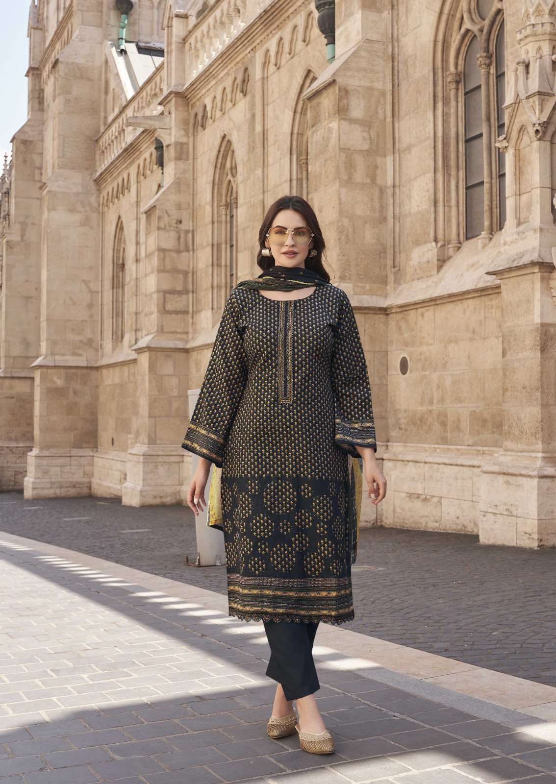 THE HERMITAGE ROZ MEHER KARACHI PRINT LAWN SUIT SUPPLIER 