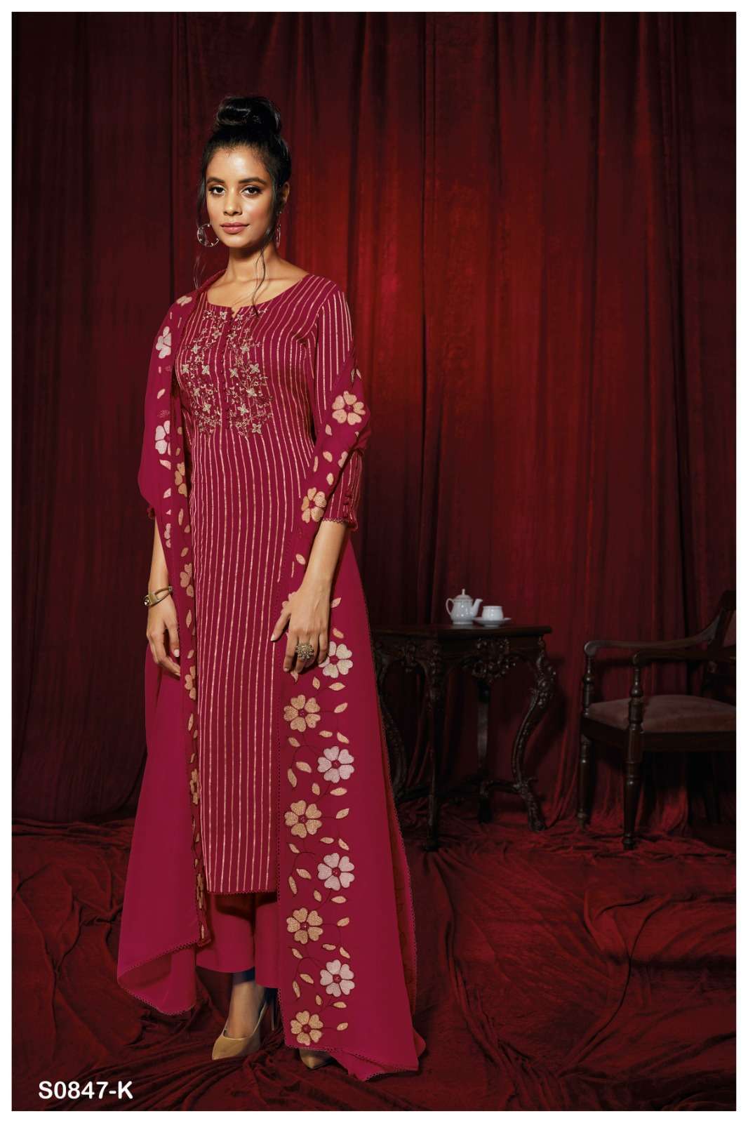 GANGA FASHION KASHVI 847 HIT DESIGN ORGANZA SUIT CATALOG SUPPLIER 2024
