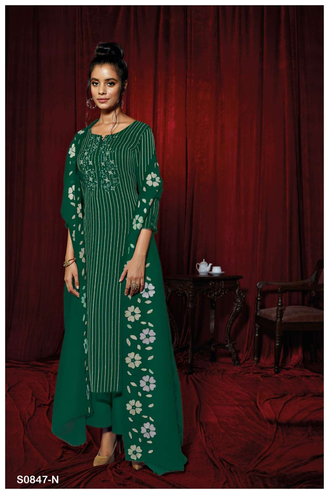 GANGA FASHION KASHVI 847 HIT DESIGN ORGANZA SUIT CATALOG SUPPLIER 2024